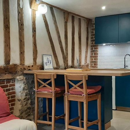 Le Thuit - F2 Plain Pied Tout Equipe A La Ferme Charleval  Екстер'єр фото