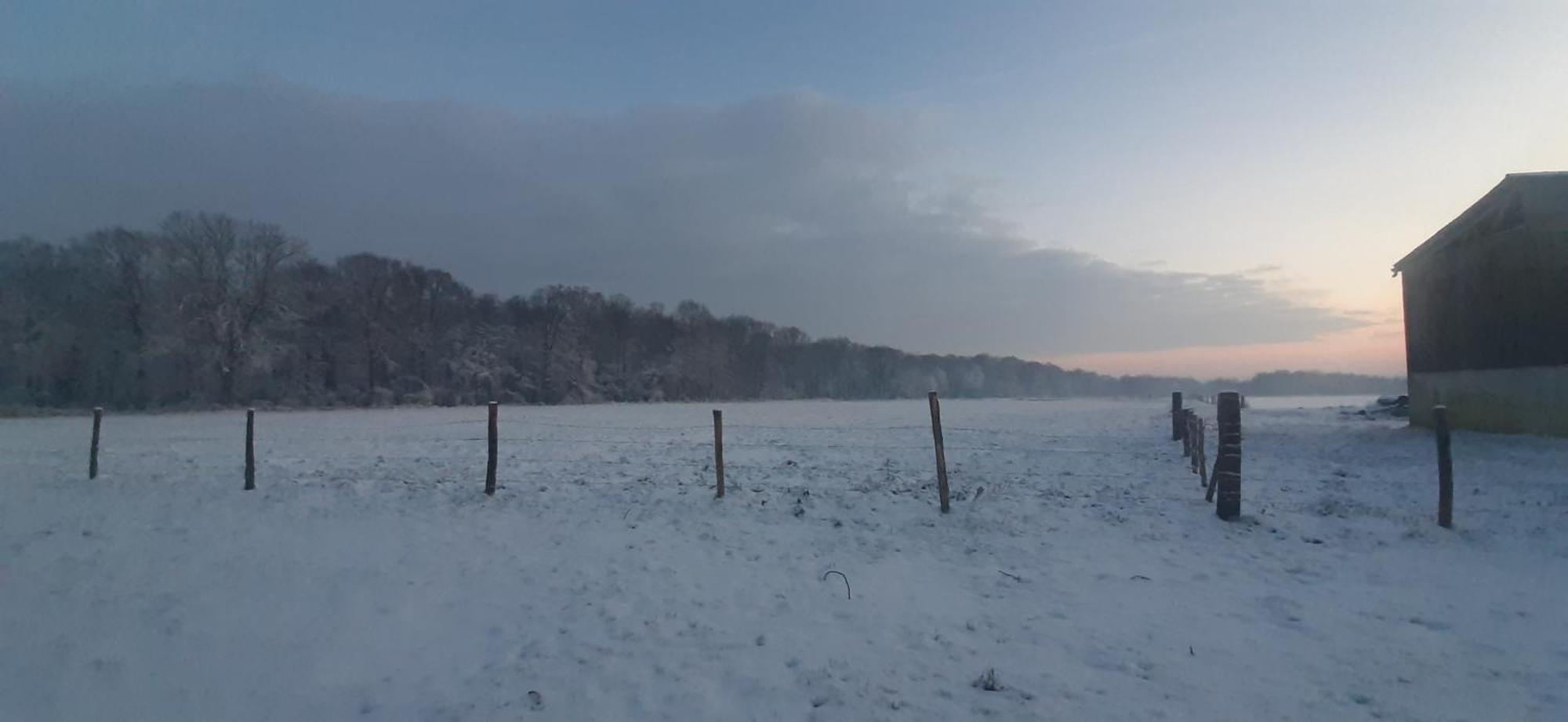 Le Thuit - F2 Plain Pied Tout Equipe A La Ferme Charleval  Екстер'єр фото